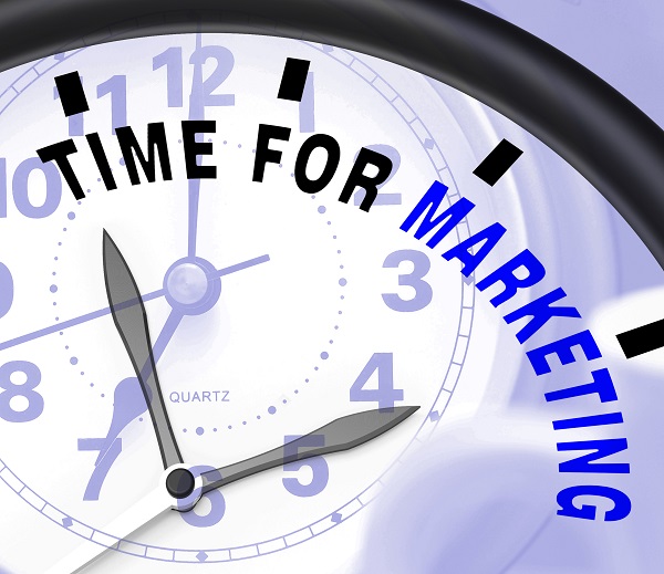 קידום אתרים אורגני בגוגל - SEO - Time For Marketing Message Shows Advertising And Sales